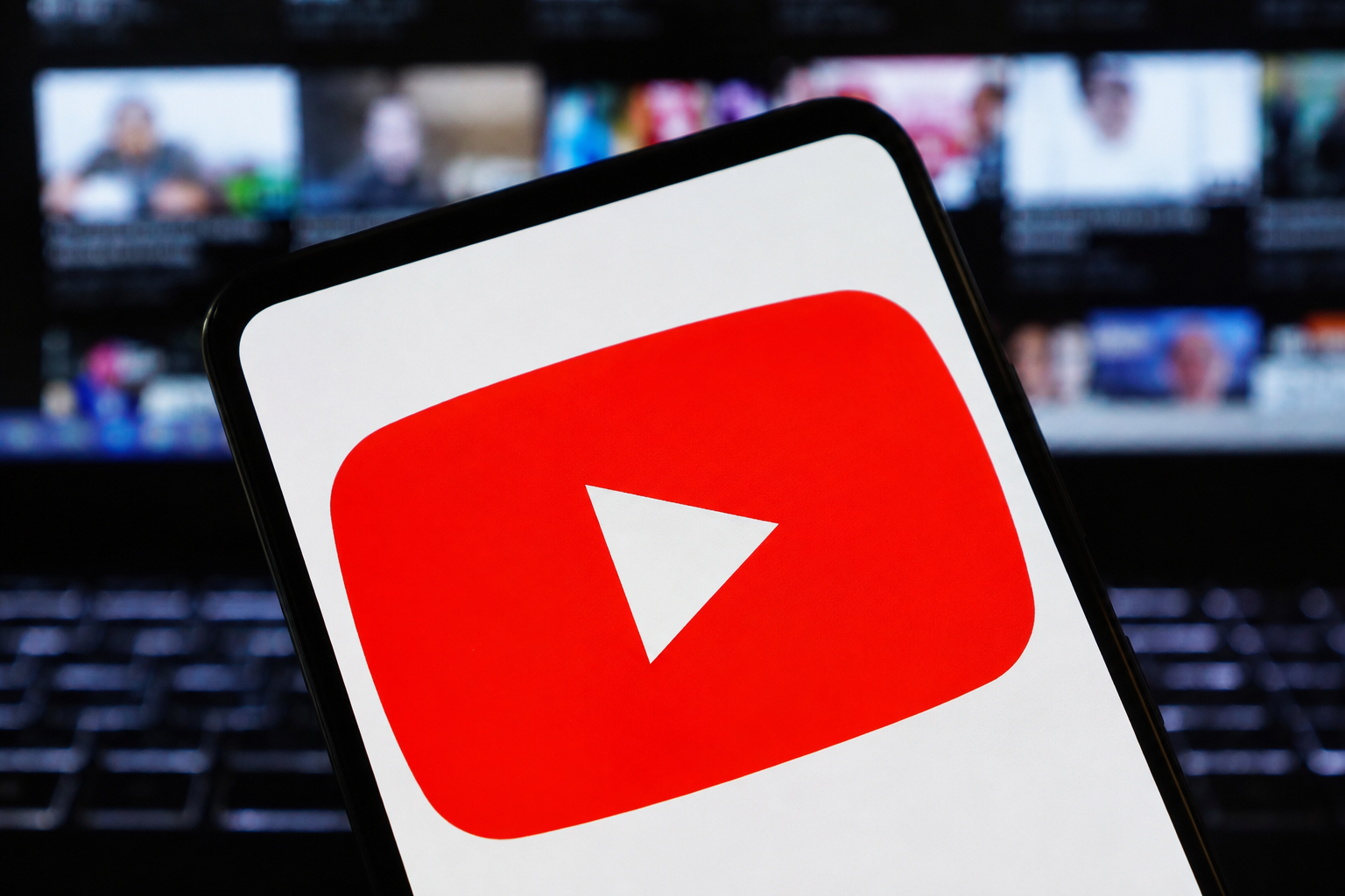 YouTube duplica los requisitos para monetizar y cierra la puerta a miles de creadores Imagen destacada de la publicación