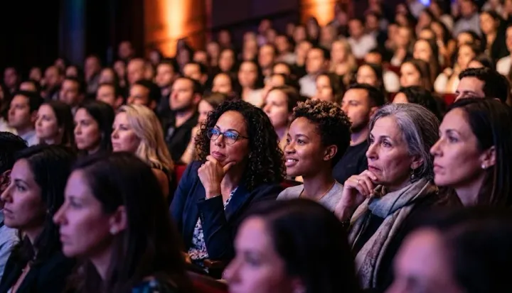 TEDxWomen y el nuevo poder de las ideas lideradas por mujeres. Imagen: IA.